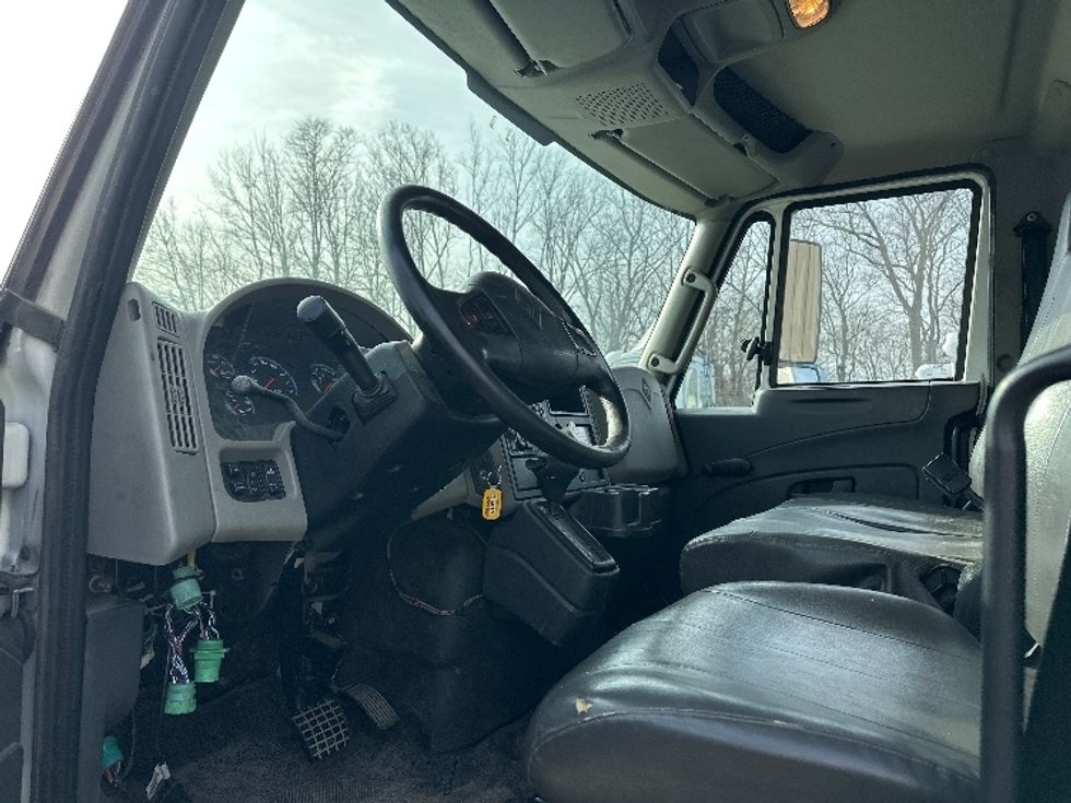 Medium Duty Box Truck-Light and Medium Duty Trucks-International-2014-4300-Bloomington-IN-231,765\n\t\tmiles-$ 10,000 - Image 16