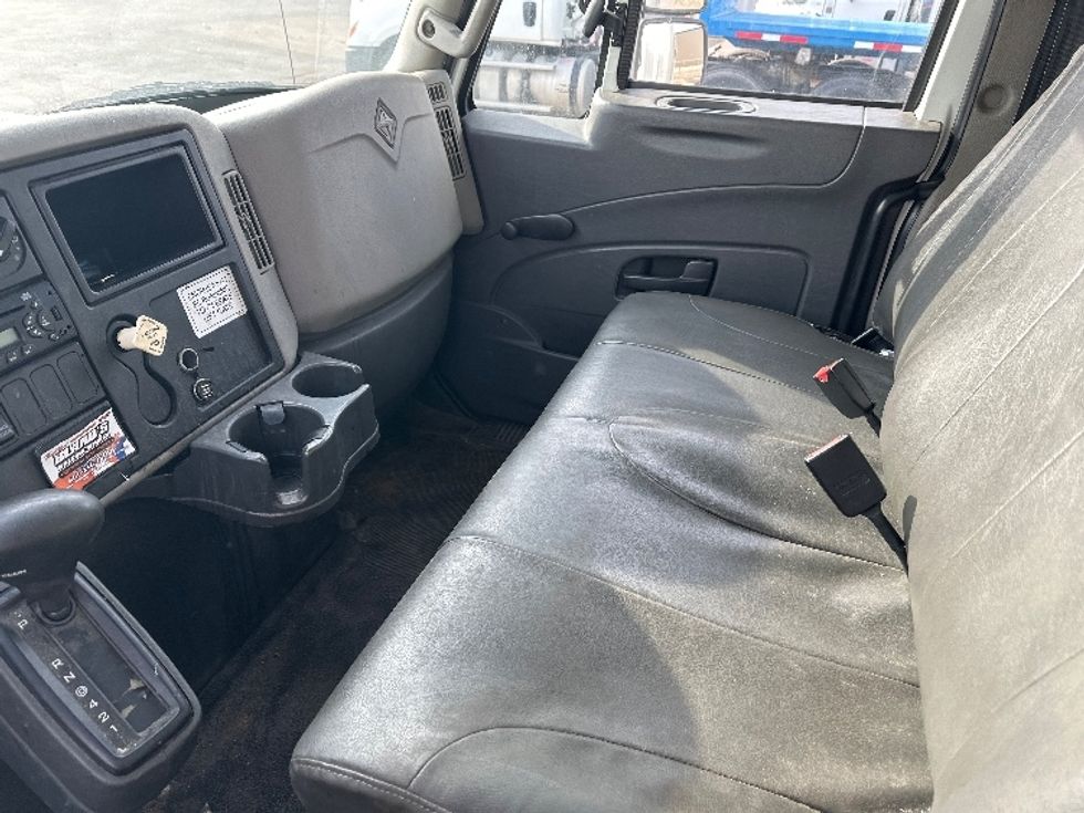 Medium Duty Box Truck-Light and Medium Duty Trucks-International-2014-4300-Bloomington-IN-231,765\n\t\tmiles-$ 10,000 - Image 19