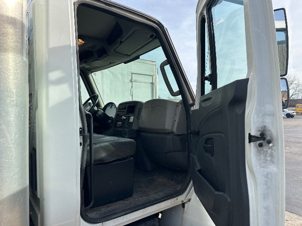 Medium Duty Box Truck-Light and Medium Duty Trucks-International-2014-4300-Bloomington-IN-231,765\n\t\tmiles-$ 10,000 - Image 20