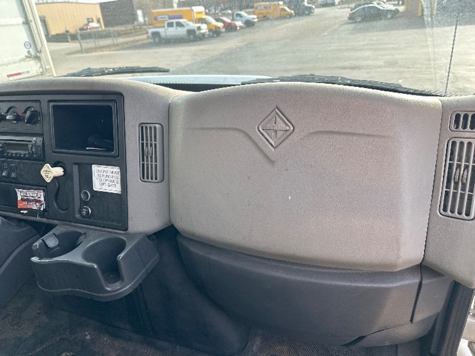 Medium Duty Box Truck-Light and Medium Duty Trucks-International-2014-4300-Bloomington-IN-231,765\n\t\tmiles-$ 10,000 - Image 21