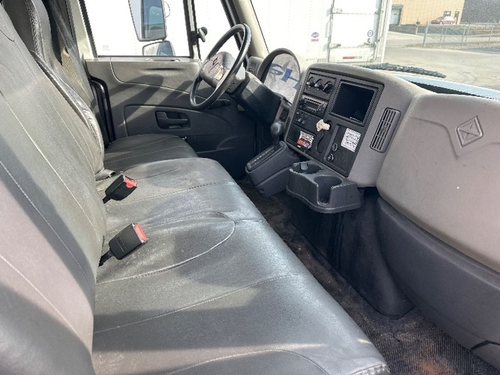 Medium Duty Box Truck-Light and Medium Duty Trucks-International-2014-4300-Bloomington-IN-231,765\n\t\tmiles-$ 10,000 - Image 22