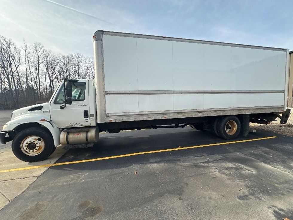 Medium Duty Box Truck-Light and Medium Duty Trucks-International-2014-4300-Bloomington-IN-231,765\n\t\tmiles-$ 10,000 - Image 4