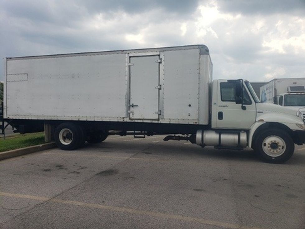 Medium Duty Box Truck-Light and Medium Duty Trucks-International-2014-4300-Earth City-MO-160,466\n\t\tmiles-$ 24,000 - Image 12
