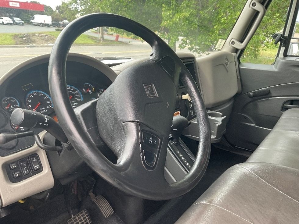 Medium Duty Box Truck-Light and Medium Duty Trucks-International-2014-4300-Hayward-CA-332,692\n\t\tmiles-$ 12,500 - Image 17