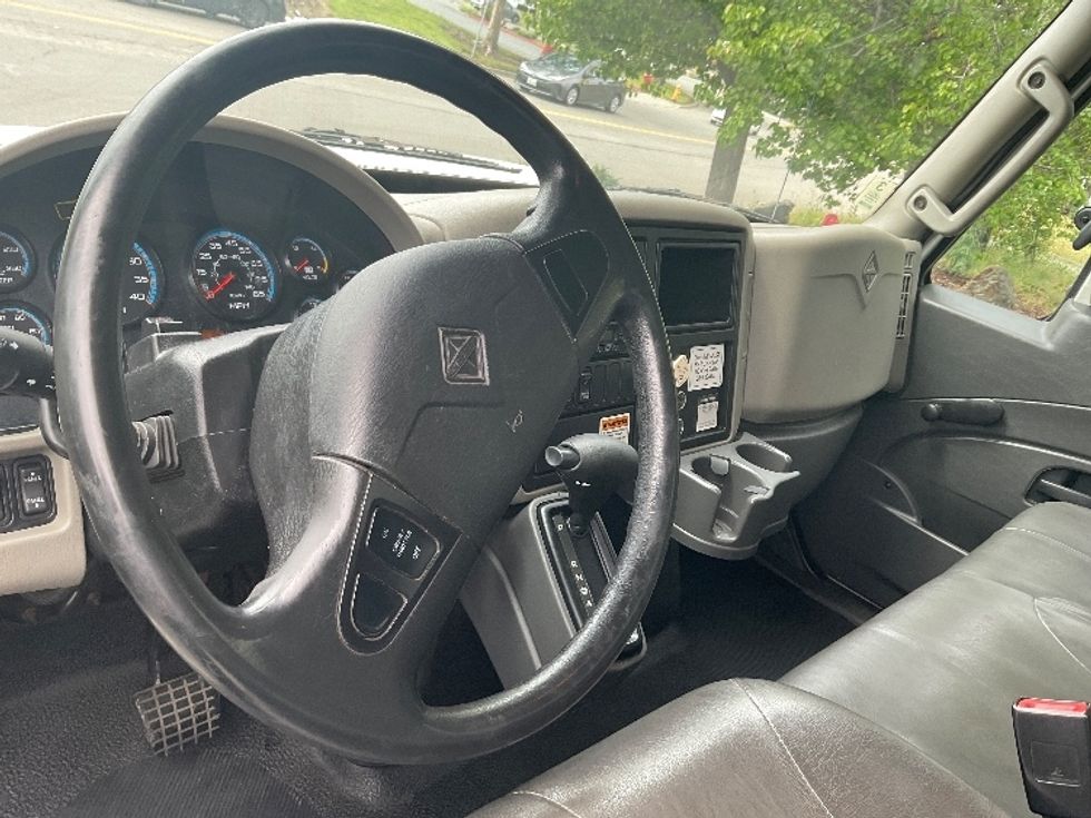 Medium Duty Box Truck-Light and Medium Duty Trucks-International-2014-4300-Hayward-CA-332,692\n\t\tmiles-$ 12,500 - Image 18