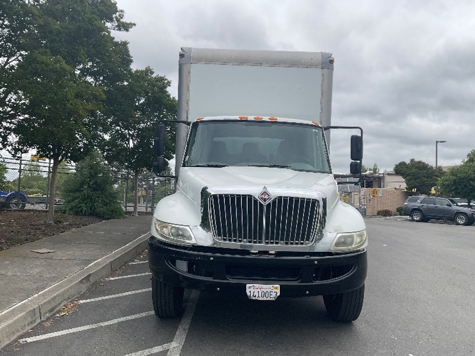 Medium Duty Box Truck-Light and Medium Duty Trucks-International-2014-4300-Hayward-CA-332,692\n\t\tmiles-$ 12,500 - Image 2