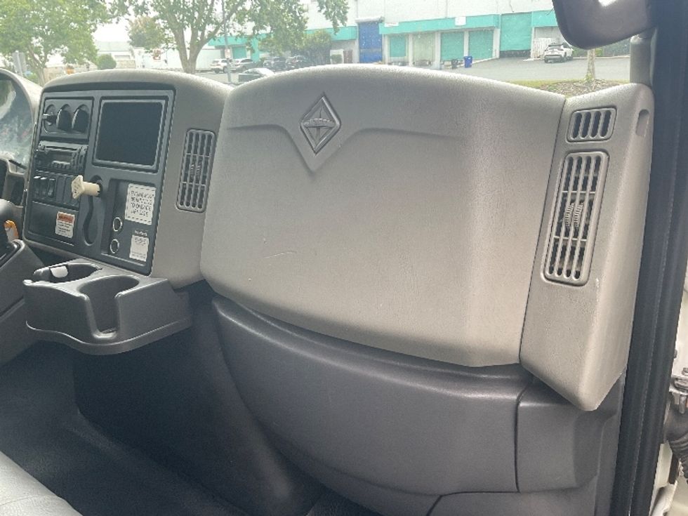 Medium Duty Box Truck-Light and Medium Duty Trucks-International-2014-4300-Hayward-CA-332,692\n\t\tmiles-$ 12,500 - Image 21