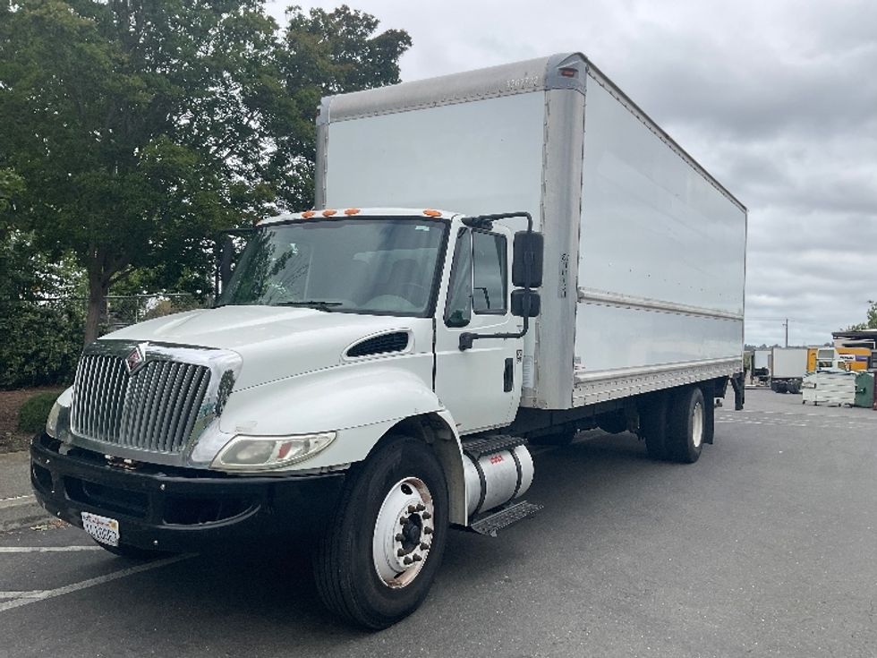 Medium Duty Box Truck-Light and Medium Duty Trucks-International-2014-4300-Hayward-CA-332,692\n\t\tmiles-$ 12,500 - Image 3