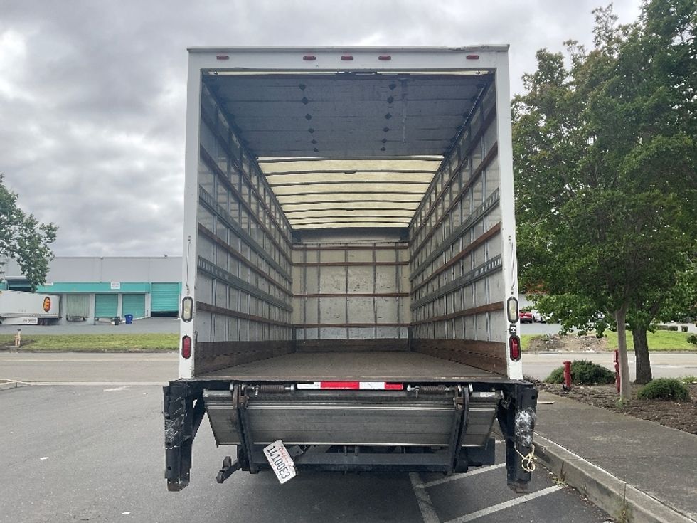 Medium Duty Box Truck-Light and Medium Duty Trucks-International-2014-4300-Hayward-CA-332,692\n\t\tmiles-$ 12,500 - Image 8