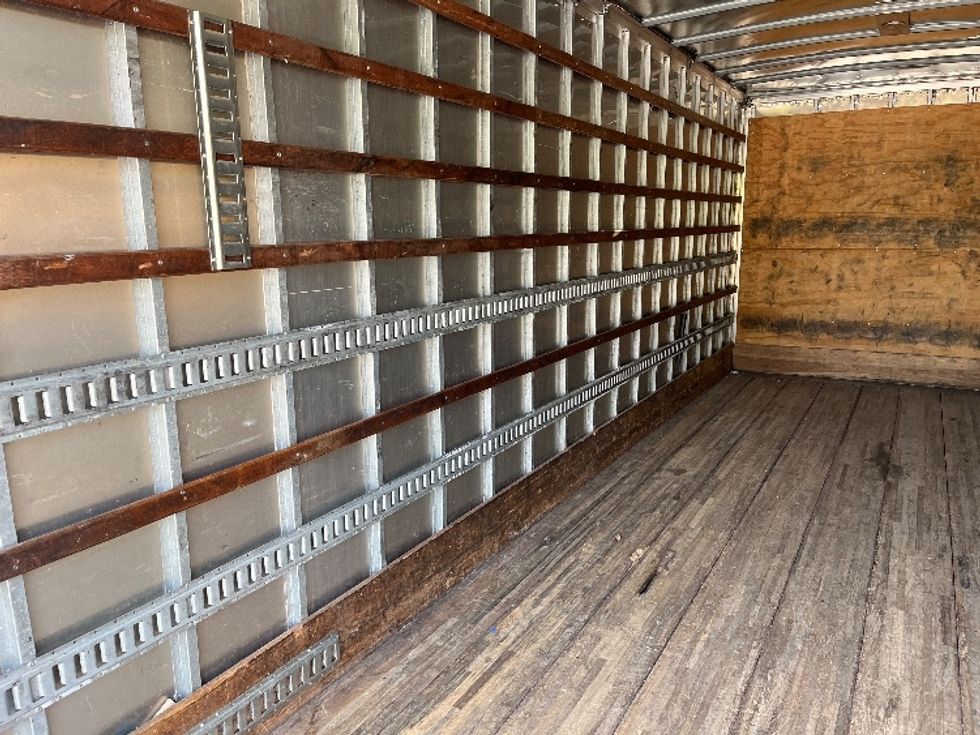 Medium Duty Box Truck-Light and Medium Duty Trucks-International-2014-4300-Summerville-SC-207,036\n\t\tmiles-$ 32,500 - Image 11