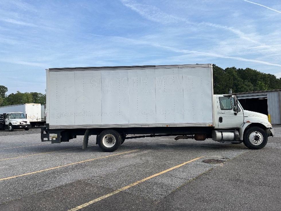 Medium Duty Box Truck-Light and Medium Duty Trucks-International-2014-4300-Summerville-SC-207,036\n\t\tmiles-$ 32,500 - Image 15
