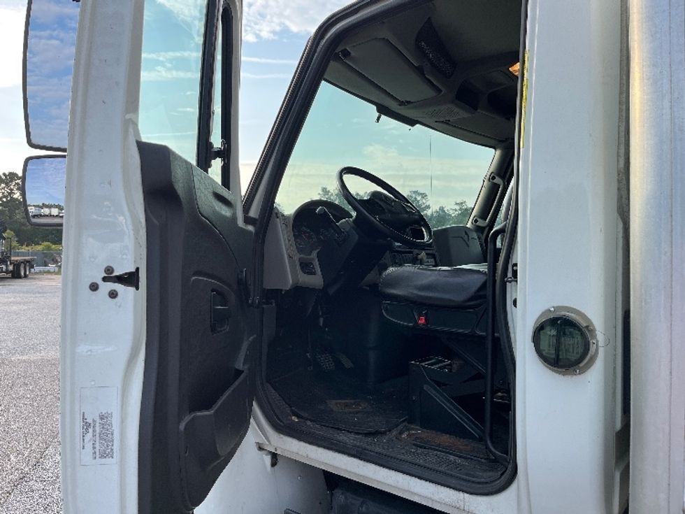 Medium Duty Box Truck-Light and Medium Duty Trucks-International-2014-4300-Summerville-SC-207,036\n\t\tmiles-$ 32,500 - Image 16