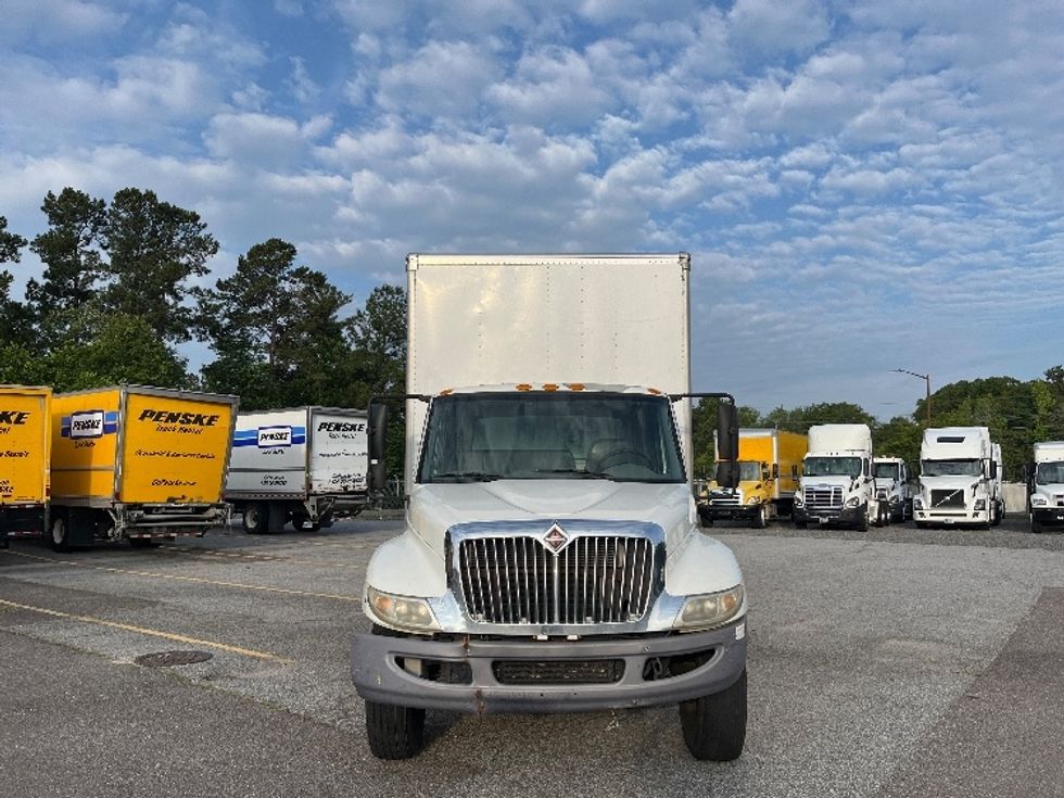 Medium Duty Box Truck-Light and Medium Duty Trucks-International-2014-4300-Summerville-SC-207,036\n\t\tmiles-$ 32,500 - Image 2