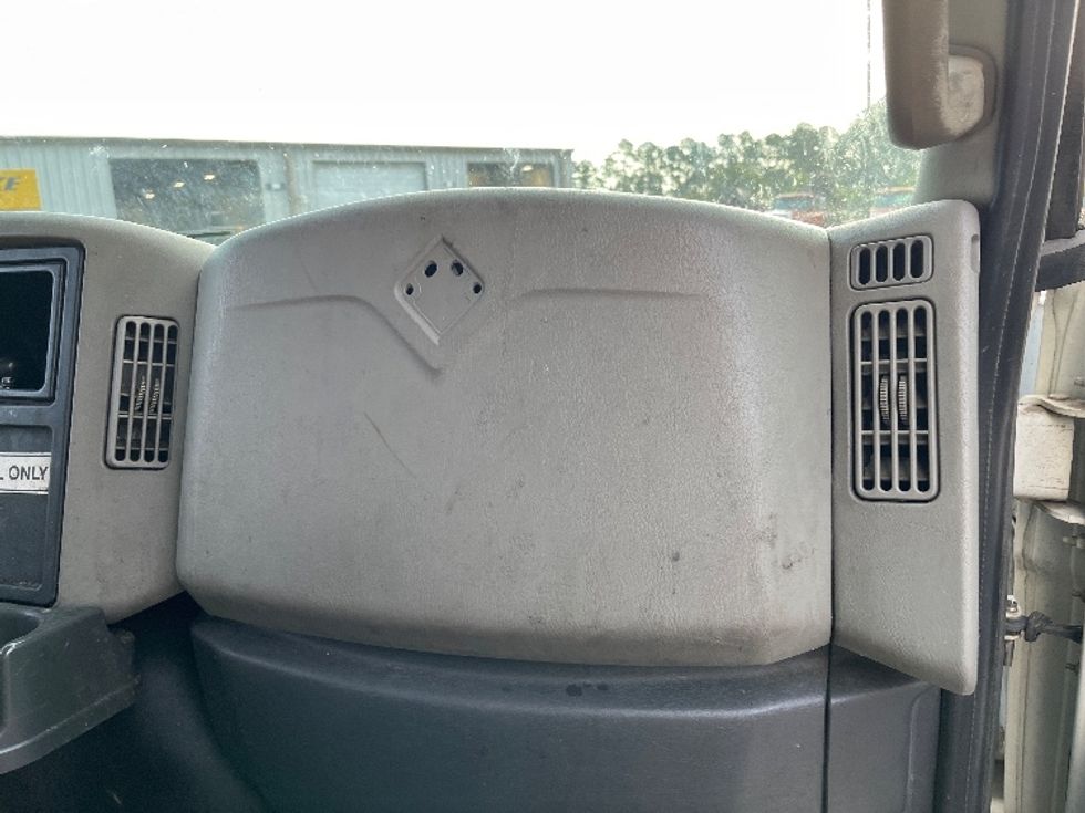 Medium Duty Box Truck-Light and Medium Duty Trucks-International-2014-4300-Summerville-SC-207,036\n\t\tmiles-$ 32,500 - Image 21