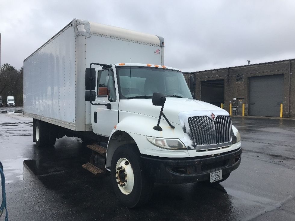 Medium Duty Box Truck-Light and Medium Duty Trucks-International-2014-4400-Pewaukee-WI-197,991\n\t\tmiles-$ 20,500 - Image 1