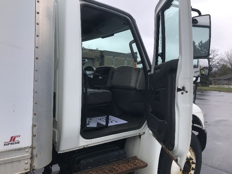 Medium Duty Box Truck-Light and Medium Duty Trucks-International-2014-4400-Pewaukee-WI-197,991\n\t\tmiles-$ 20,500 - Image 20
