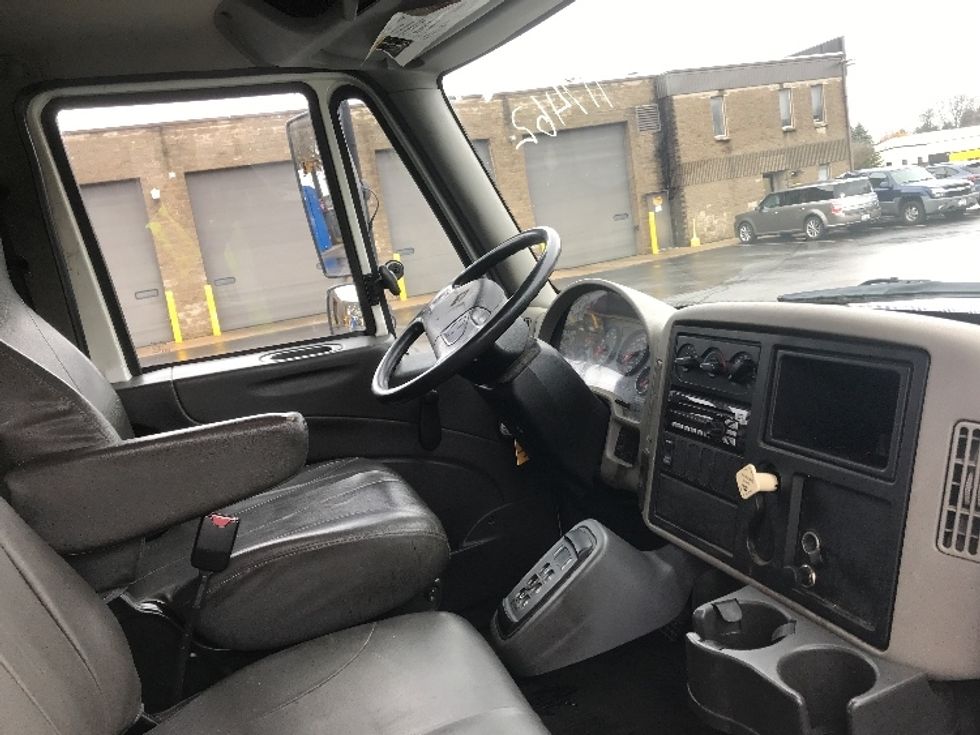 Medium Duty Box Truck-Light and Medium Duty Trucks-International-2014-4400-Pewaukee-WI-197,991\n\t\tmiles-$ 20,500 - Image 22