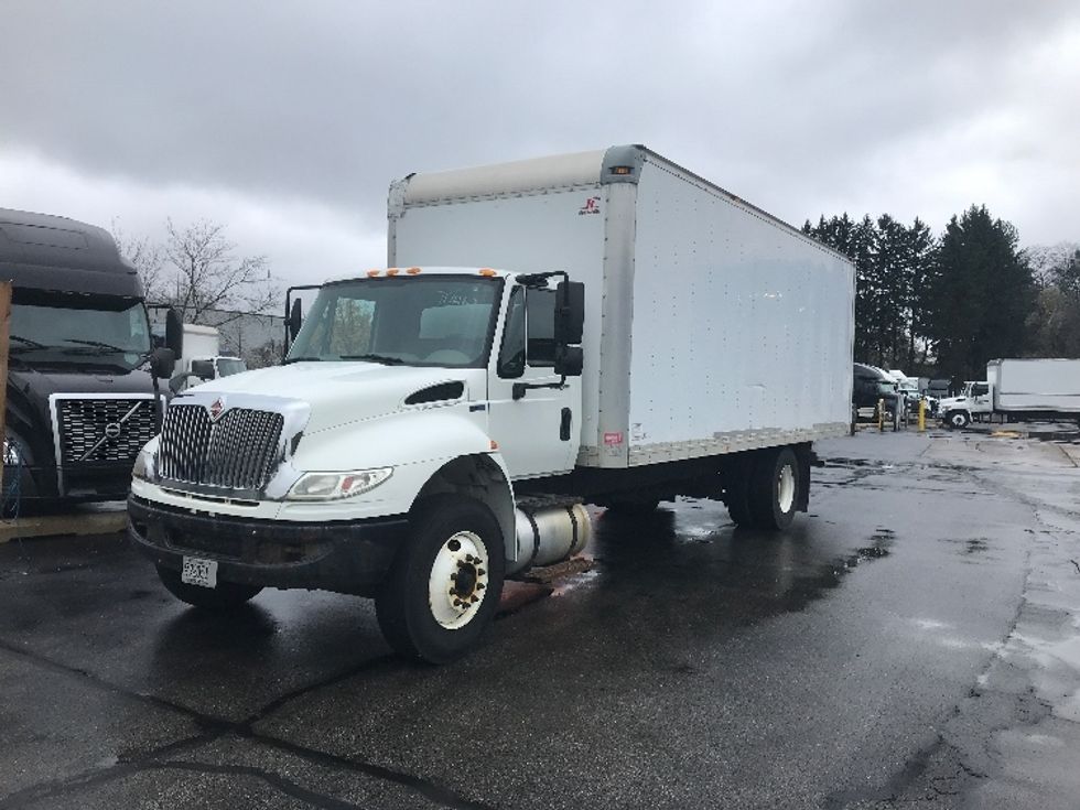 Medium Duty Box Truck-Light and Medium Duty Trucks-International-2014-4400-Pewaukee-WI-197,991\n\t\tmiles-$ 20,500 - Image 3