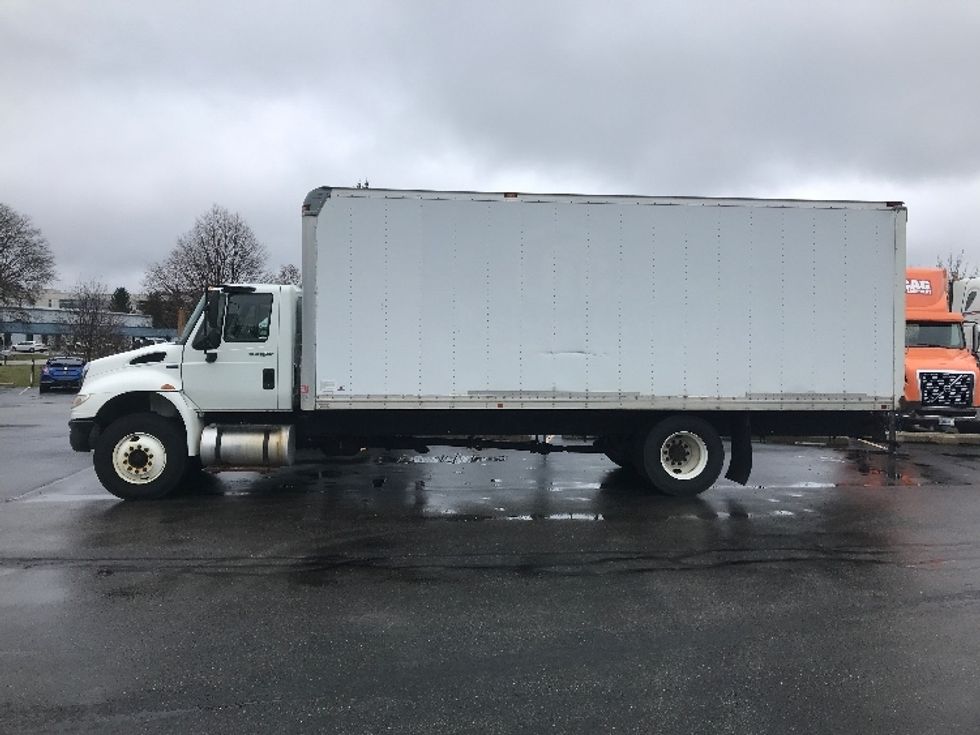 Medium Duty Box Truck-Light and Medium Duty Trucks-International-2014-4400-Pewaukee-WI-197,991\n\t\tmiles-$ 20,500 - Image 4