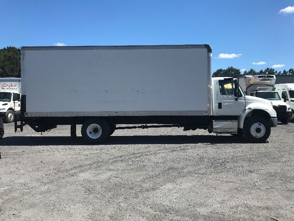 Medium Duty Box Truck-Light and Medium Duty Trucks-International-2015-4300-Conway-SC-237,429\n\t\tmiles-$ 12,500 - Image 15