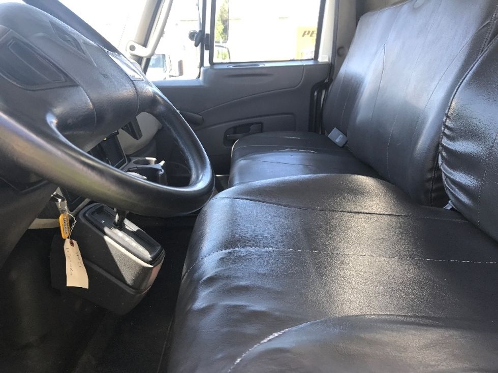 Medium Duty Box Truck-Light and Medium Duty Trucks-International-2015-4300-Conway-SC-237,429\n\t\tmiles-$ 12,500 - Image 19