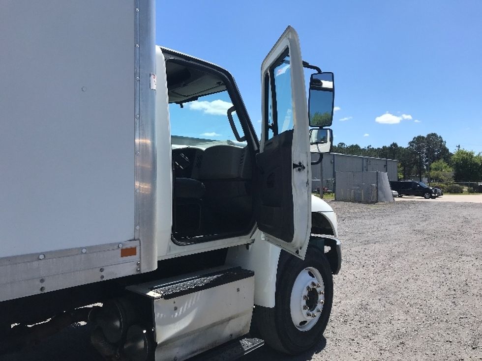 Medium Duty Box Truck-Light and Medium Duty Trucks-International-2015-4300-Conway-SC-237,429\n\t\tmiles-$ 12,500 - Image 20