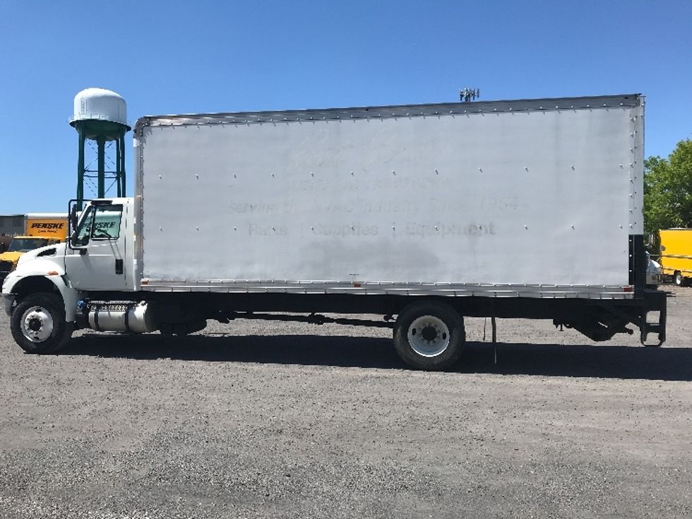 Medium Duty Box Truck-Light and Medium Duty Trucks-International-2015-4300-Conway-SC-237,429\n\t\tmiles-$ 12,500 - Image 4