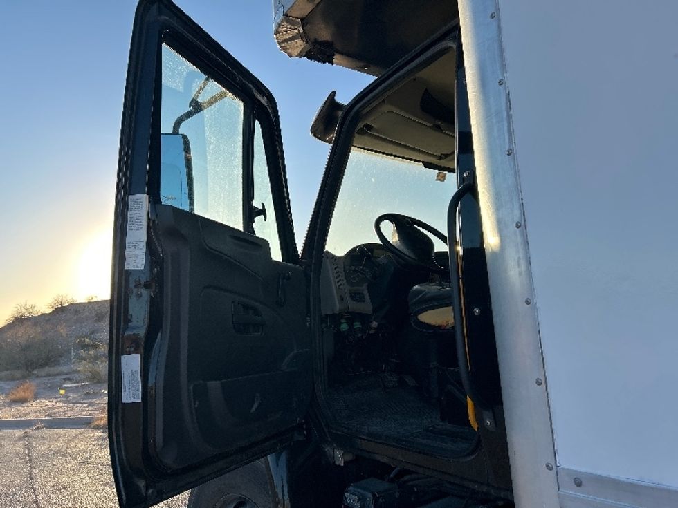 Medium Duty Box Truck-Light and Medium Duty Trucks-International-2015-4300-El Paso-TX-324,377\n\t\tmiles-$ 21,000 - Image 15