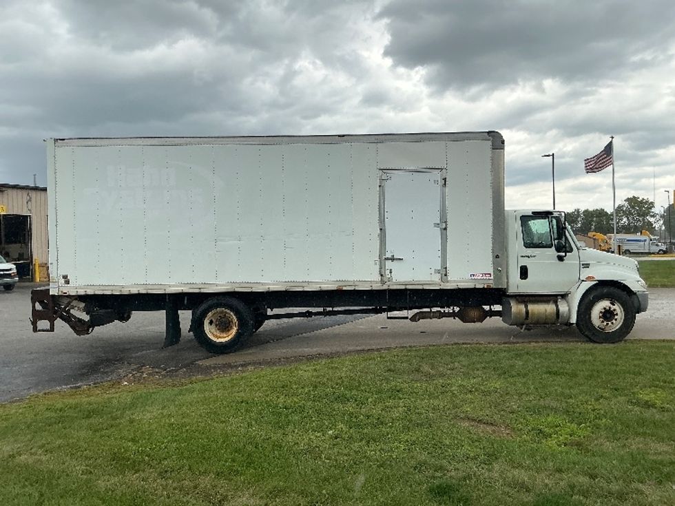 Medium Duty Box Truck-Light and Medium Duty Trucks-International-2015-4300-Elkhart-IN-159,001\n\t\tmiles-$ 12,000 - Image 15