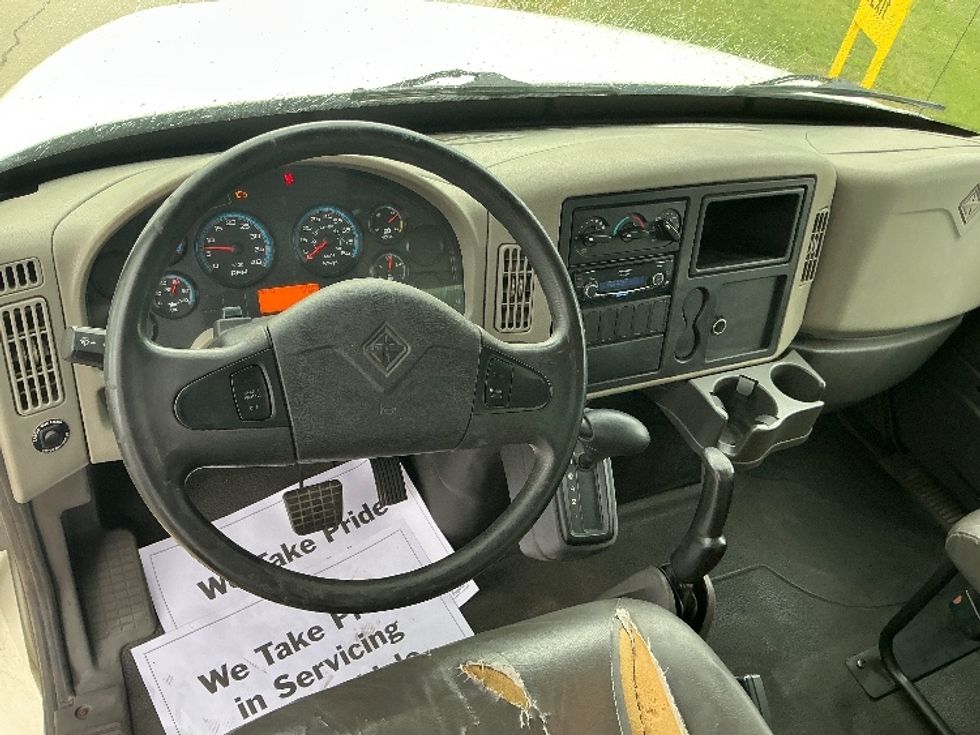 Medium Duty Box Truck-Light and Medium Duty Trucks-International-2015-4300-Elkhart-IN-159,001\n\t\tmiles-$ 12,000 - Image 18