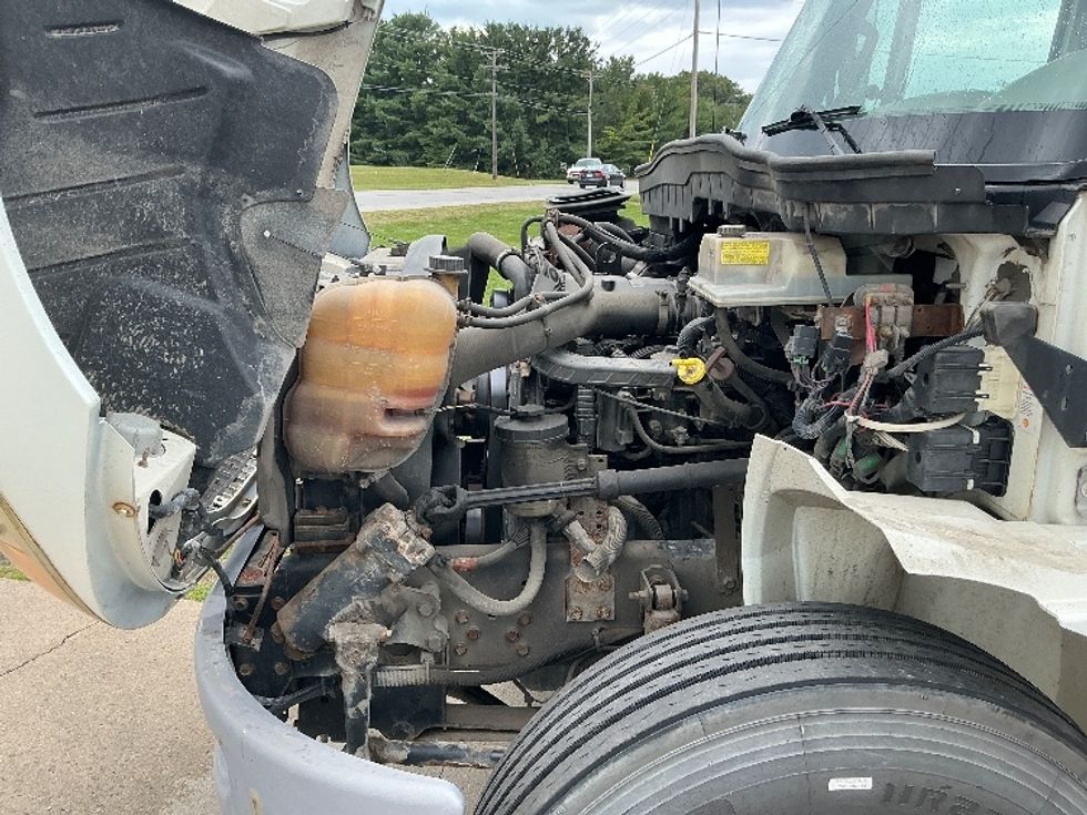 Medium Duty Box Truck-Light and Medium Duty Trucks-International-2015-4300-Elkhart-IN-159,001\n\t\tmiles-$ 12,000 - Image 24