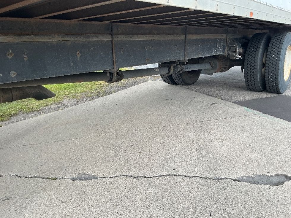 Medium Duty Box Truck-Light and Medium Duty Trucks-International-2015-4300-Elkhart-IN-159,001\n\t\tmiles-$ 12,000 - Image 5
