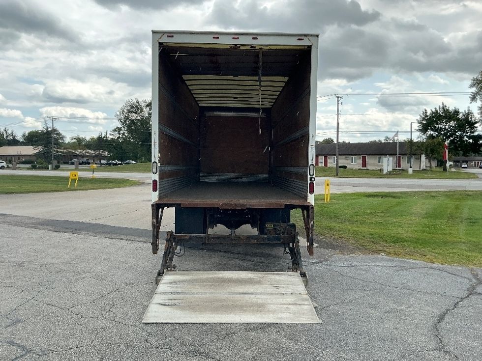 Medium Duty Box Truck-Light and Medium Duty Trucks-International-2015-4300-Elkhart-IN-159,001\n\t\tmiles-$ 12,000 - Image 9