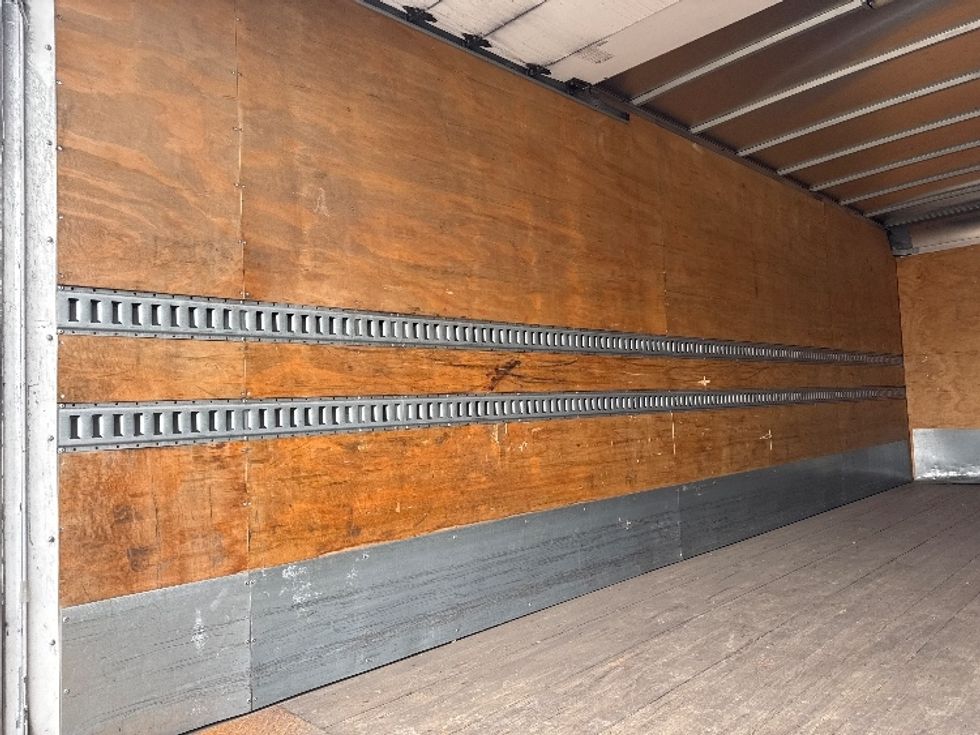 Medium Duty Box Truck-Light and Medium Duty Trucks-International-2016-4300-West Sacramento-CA-102,171\n\t\tmiles-$ 47,000 - Image 11