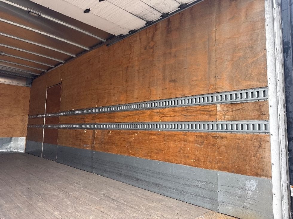 Medium Duty Box Truck-Light and Medium Duty Trucks-International-2016-4300-West Sacramento-CA-102,171\n\t\tmiles-$ 47,000 - Image 12