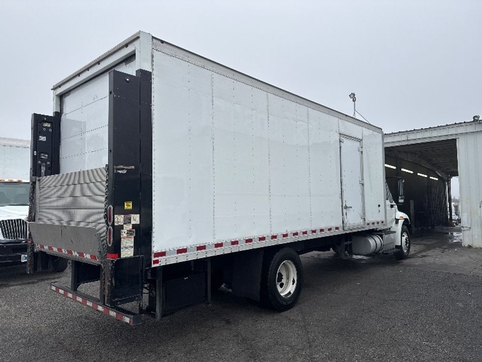 Medium Duty Box Truck-Light and Medium Duty Trucks-International-2016-4300-West Sacramento-CA-102,171\n\t\tmiles-$ 47,000 - Image 13