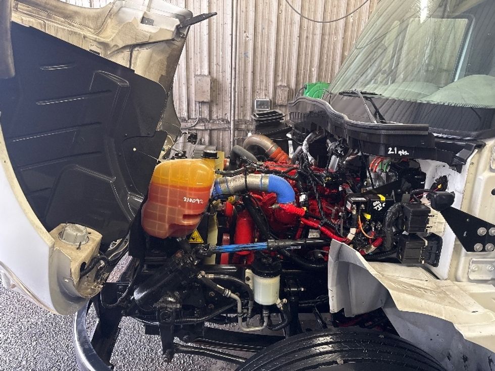 Medium Duty Box Truck-Light and Medium Duty Trucks-International-2016-4300-West Sacramento-CA-102,171\n\t\tmiles-$ 47,000 - Image 20