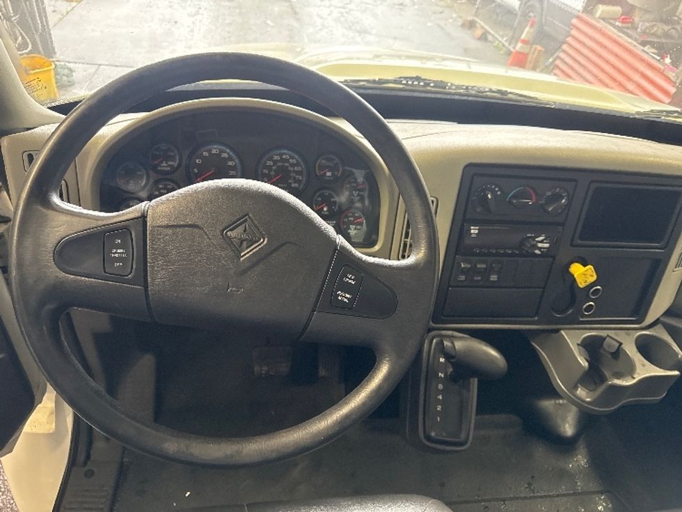 Medium Duty Box Truck-Light and Medium Duty Trucks-International-2016-4300-West Sacramento-CA-102,171\n\t\tmiles-$ 47,000 - Image 21