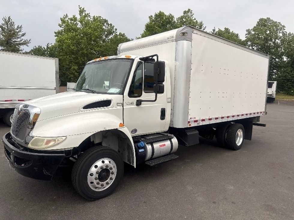 Medium Duty Box Truck-Light and Medium Duty Trucks-International-2016-4300LP-Capitol Heights-MD-73,507\n\t\tmiles-$ 38,500 - Image 3