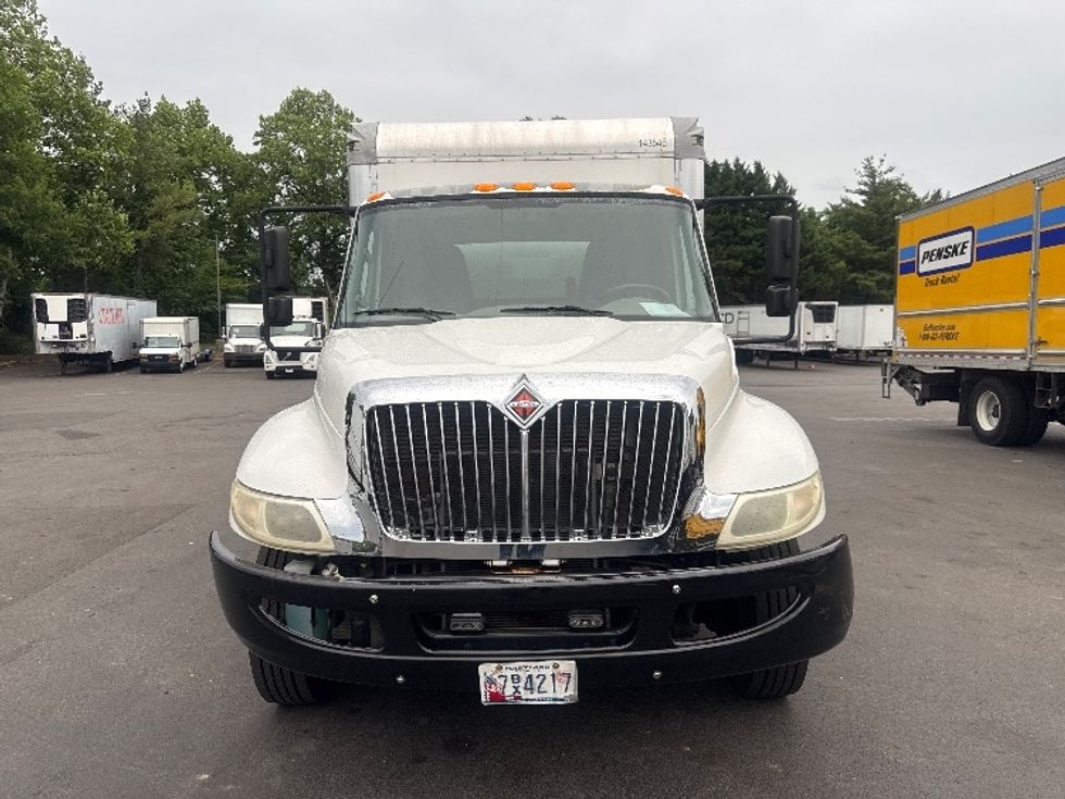 Medium Duty Box Truck-Light and Medium Duty Trucks-International-2016-4300LP-Capitol Heights-MD-73,507\n\t\tmiles-$ 38,500 - Image 2