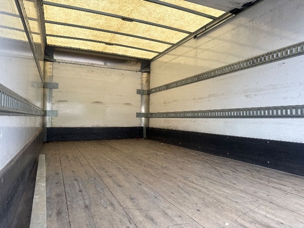 Medium Duty Box Truck-Light and Medium Duty Trucks-International-2016-4300LP-Capitol Heights-MD-73,507\n\t\tmiles-$ 38,500 - Image 12