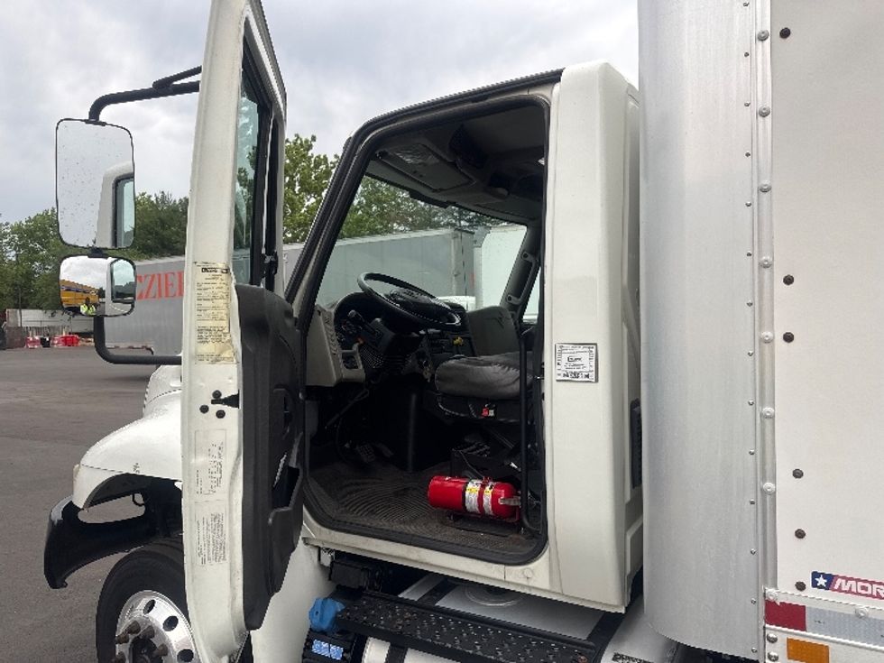 Medium Duty Box Truck-Light and Medium Duty Trucks-International-2016-4300LP-Capitol Heights-MD-73,507\n\t\tmiles-$ 38,500 - Image 16