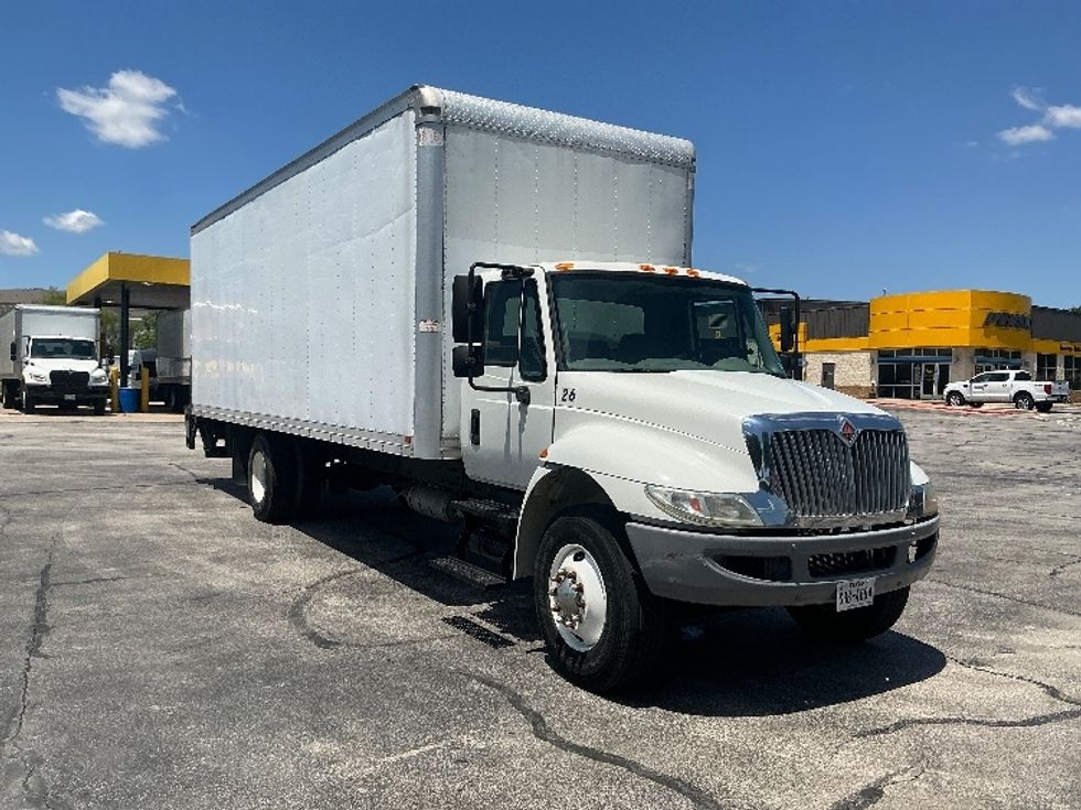 Medium Duty Box Truck-Light and Medium Duty Trucks-International-2017-4300-Austin-TX-215,835\n\t\tmiles-$ 10,000 - Image 1