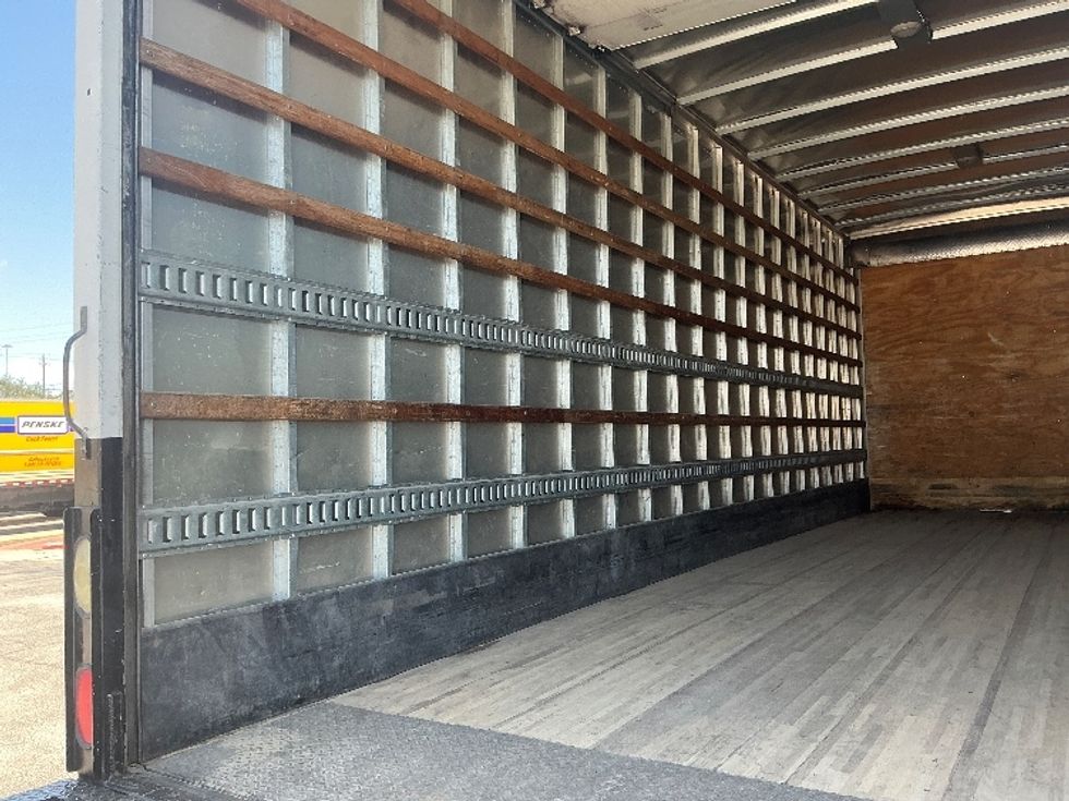 Medium Duty Box Truck-Light and Medium Duty Trucks-International-2017-4300-Austin-TX-215,835\n\t\tmiles-$ 10,000 - Image 10