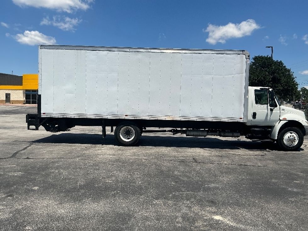 Medium Duty Box Truck-Light and Medium Duty Trucks-International-2017-4300-Austin-TX-215,835\n\t\tmiles-$ 10,000 - Image 14