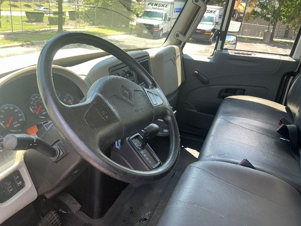 Medium Duty Box Truck-Light and Medium Duty Trucks-International-2017-4300-Austin-TX-215,835\n\t\tmiles-$ 10,000 - Image 16