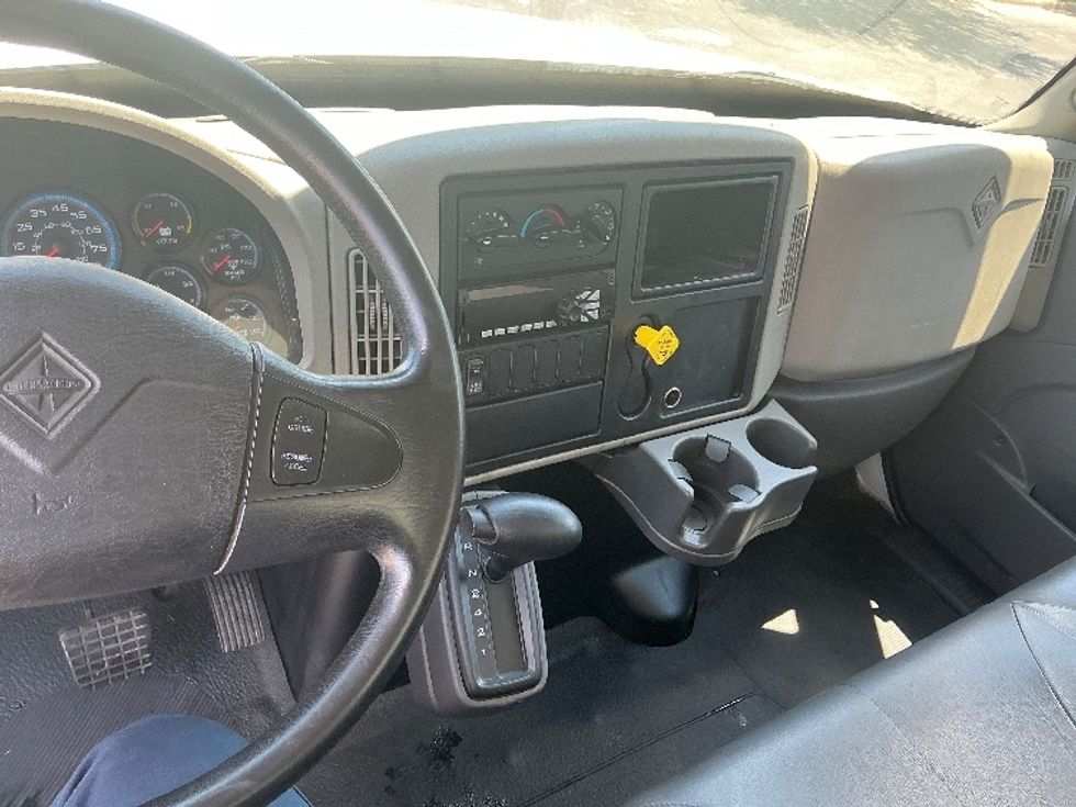 Medium Duty Box Truck-Light and Medium Duty Trucks-International-2017-4300-Austin-TX-215,835\n\t\tmiles-$ 10,000 - Image 17