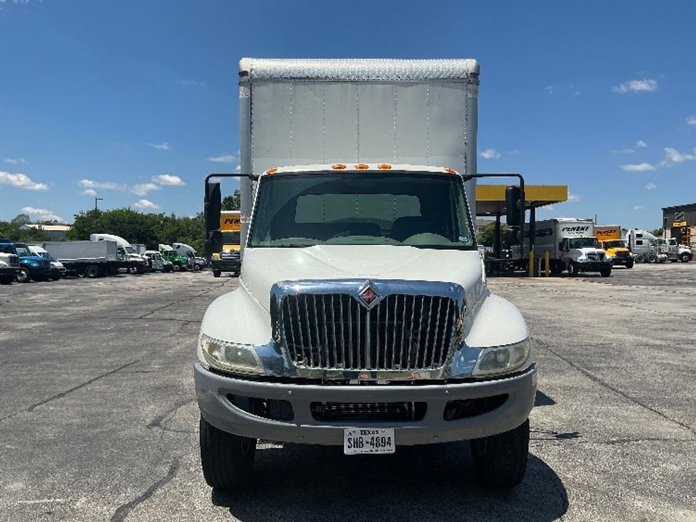 Medium Duty Box Truck-Light and Medium Duty Trucks-International-2017-4300-Austin-TX-215,835\n\t\tmiles-$ 10,000 - Image 2