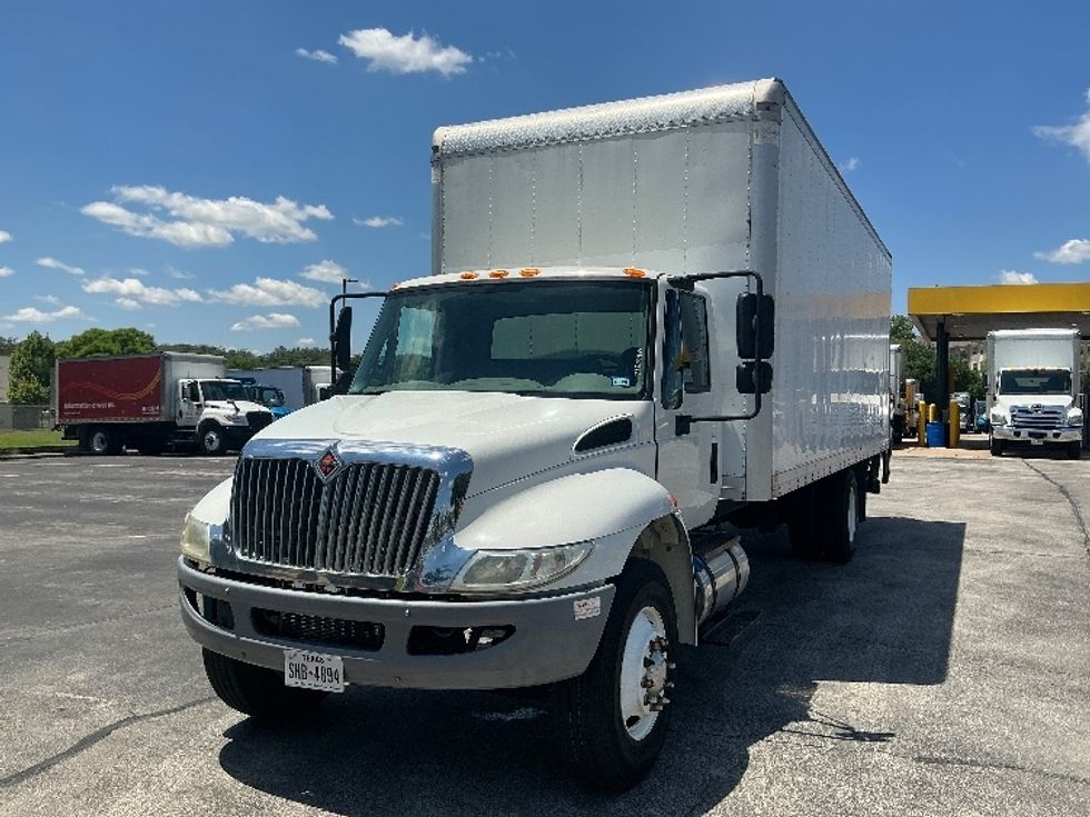Medium Duty Box Truck-Light and Medium Duty Trucks-International-2017-4300-Austin-TX-215,835\n\t\tmiles-$ 10,000 - Image 3