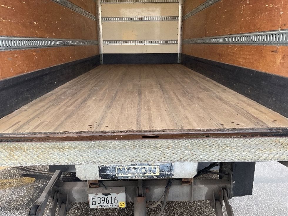 Medium Duty Box Truck-Light and Medium Duty Trucks-International-2017-4300-Milwaukee-WI-96,409\n\t\tmiles-$ 39,750 - Image 10